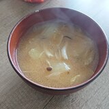 白菜としめじの味噌汁